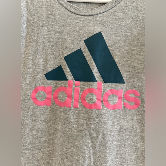 Adidas Women’s Crewneck Amplifier Tee - Grey w Pink/Blue Logo - Size M - Picture 5 of 9